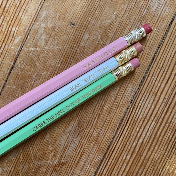 Sassy Gifts Bundle 💁🏻♀️🖕🏼 - Picture 2 of 12